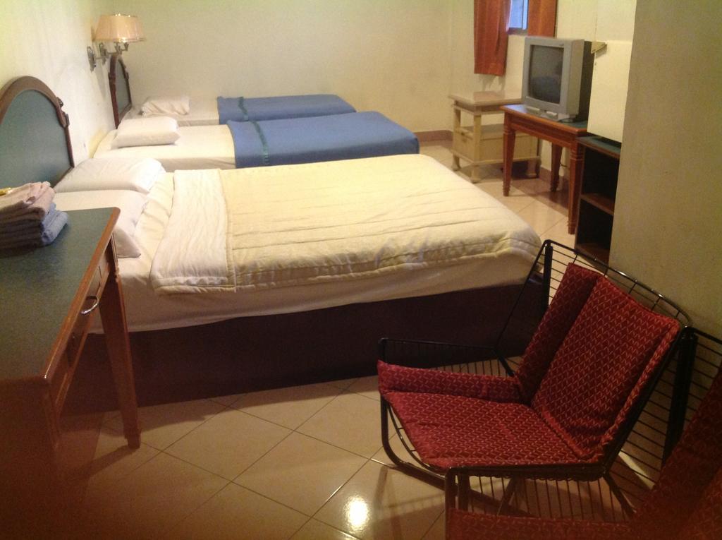 Hotel Morning Glory Кудат Екстериор снимка