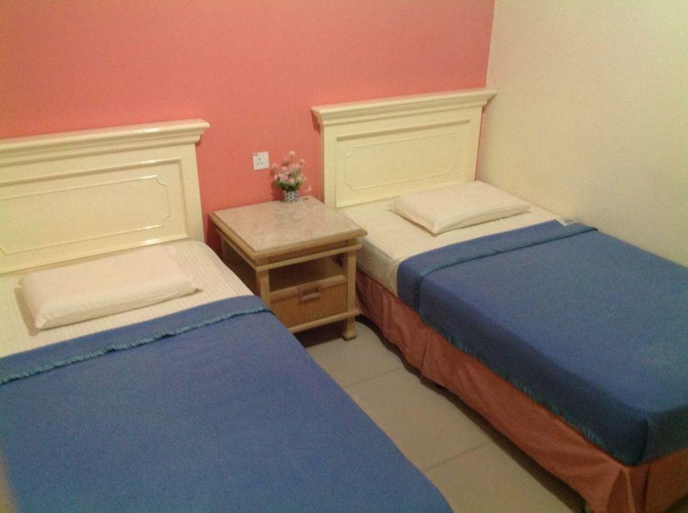 Hotel Morning Glory Кудат Екстериор снимка